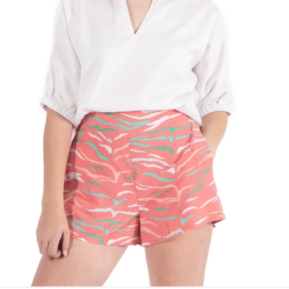 Emily McCarthy Everyday Short in Coral Tiger Print Sz M
